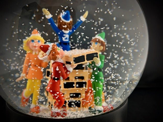 Bettaway Logistics Custom Snow Globes