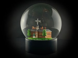 Wren Building Custom Snow Globe William and Mary