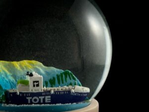 Tote Alaska Custom Snow Globes