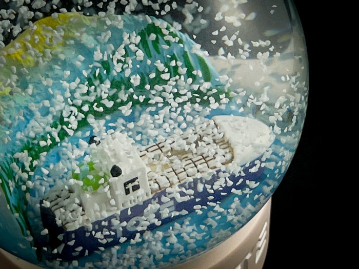 Tote Alaska Custom Snow Globes Queen of Snow Globes