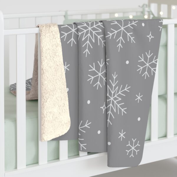 Sherpa Fleece Snow Flake Blanket (Grey)